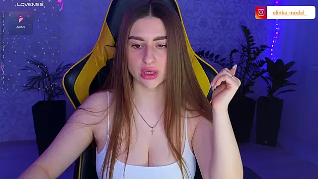 Snapshot of Elishka_ chatting on March 5, 2025, 4:35 pm Elishka online show from March 5, 2025, 4:35 pm