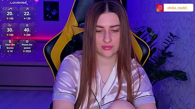 Snapshot of Elishka_ chatting on March 7, 2025, 7:38 pm Elishka online show from March 7, 2025, 7:38 pm