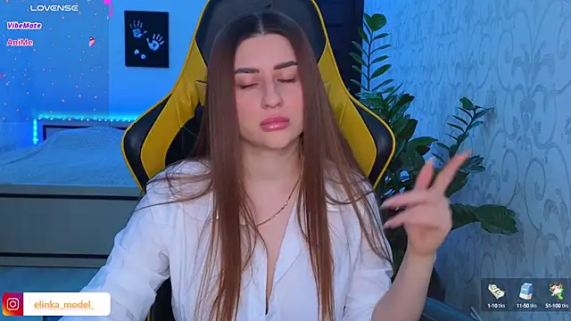 Snapshot of Elishka_ chatting on March 22, 2025, 4:58 pm Elishka online show from March 22, 2025, 4:58 pm