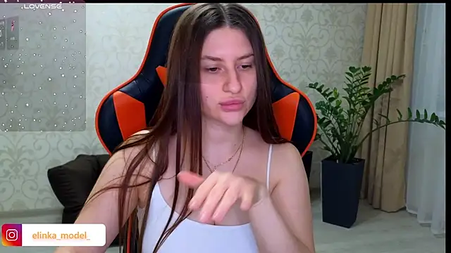 Snapshot of Elishka_ chatting on November 6, 2025, 7:37 pm Elishka online show from November 6, 2025, 7:37 pm