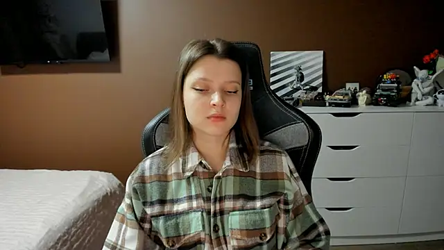 SoniNesti online show from March 12, 2026, 2:34 pm