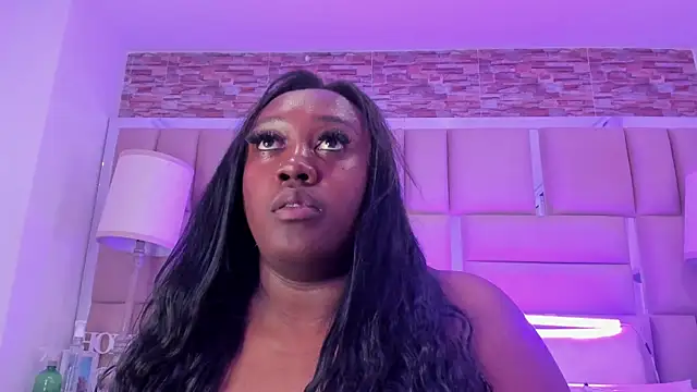 Snapshot of ShaniaBrownn chatting on November 15, 2025, 7:43 pm ShaniaBrownn online show from November 15, 2025, 7:43 pm