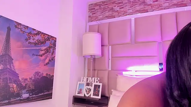 Snapshot of ShaniaBrownn chatting on December 19, 2025, 8:16 pm ShaniaBrownn online show from December 19, 2025, 8:16 pm