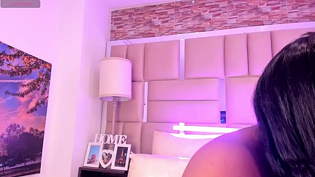 Snapshot of ShaniaBrownn chatting on December 20, 2025, 8:27 pm ShaniaBrownn online show from December 20, 2025, 8:27 pm