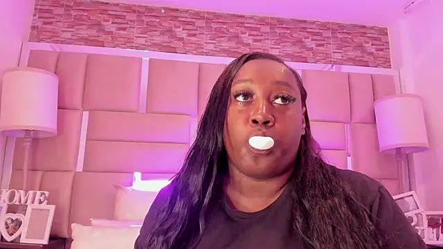 Snapshot of ShaniaBrownn chatting on February 5, 2026, 7:40 pm ShaniaBrownn online show from February 5, 2026, 7:40 pm