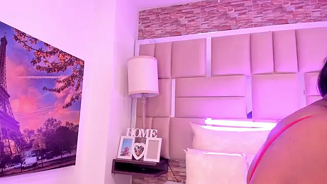 Snapshot of ShaniaBrownn chatting on February 14, 2026, 12:35 pm ShaniaBrownn online show from February 14, 2026, 12:35 pm