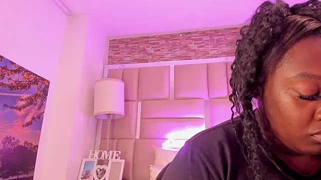 Snapshot of ShaniaBrownn chatting on February 16, 2026, 7:21 pm ShaniaBrownn online show from February 16, 2026, 7:21 pm