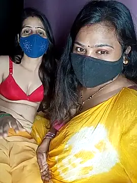 Snapshot of cutee__crazy chatting on October 8, 2025, 7:22 pm cutee crazy online show from October 8, 2025, 7:22 pm