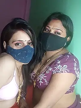 Snapshot of cutee__crazy chatting on October 10, 2025, 6:07 pm cutee crazy online show from October 10, 2025, 6:07 pm