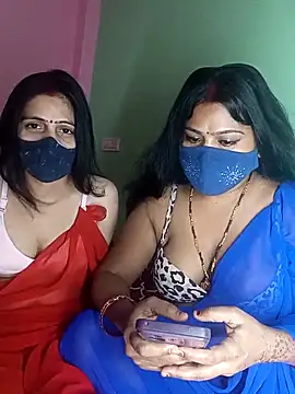 Snapshot of cutee__crazy chatting on October 15, 2025, 5:46 pm cutee crazy online show from October 15, 2025, 5:46 pm