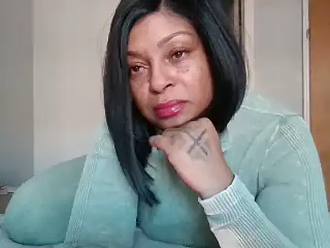 Snapshot of MSweetLindaParks chatting on December 12, 2024, 5:48 pm MSweetLindaParks online show from December 12, 2024, 5:48 pm