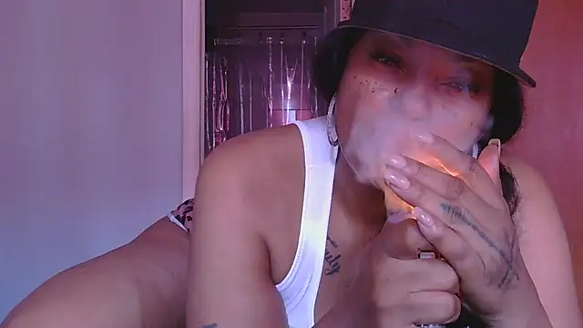 Snapshot of MSweetLindaParks chatting on October 19, 2025, 3:34 pm MSweetLindaParks online show from October 19, 2025, 3:34 pm