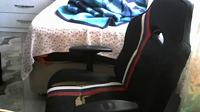 crazybaby5461 online show from November 11, 2025, 1:33 pm