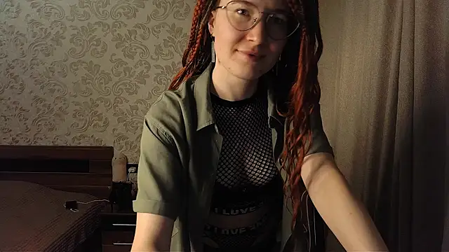 AgnesGraham online show from October 13, 2025, 5:57 pm