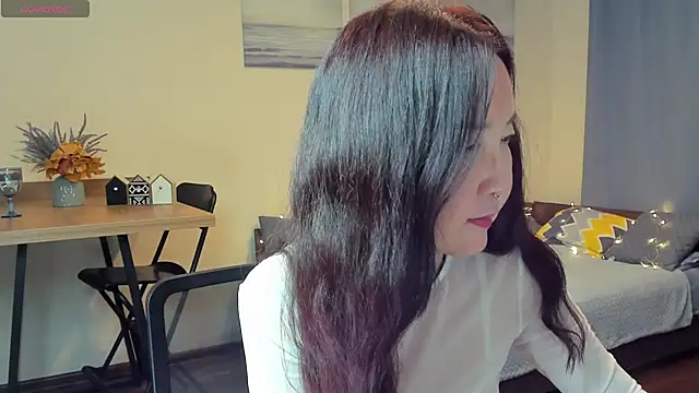 AvroraSakura online show from December 2, 2024, 5:04 pm