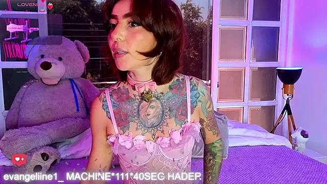 Snapshot of Evangelyne_1 chatting on February 21, 2025, 3:32 pm Evangelyne 1 online show from February 21, 2025, 3:32 pm