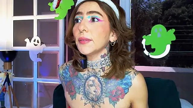 Snapshot of Evangelyne_1 chatting on October 19, 2025, 3:34 pm Evangelyne 1 online show from October 19, 2025, 3:34 pm