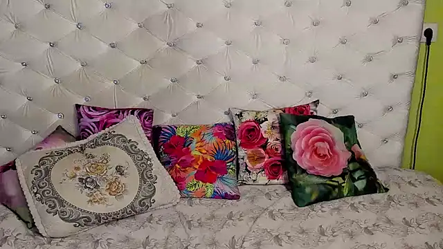 Snapshot of DoraMay chatting on November 7, 2025, 7:58 pm DoraMay online show from November 7, 2025, 7:58 pm