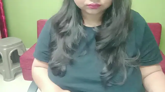 Snapshot of yoursnishaa chatting on December 18, 2024, 5:00 pm yoursnishaa online show from December 18, 2024, 5:00 pm