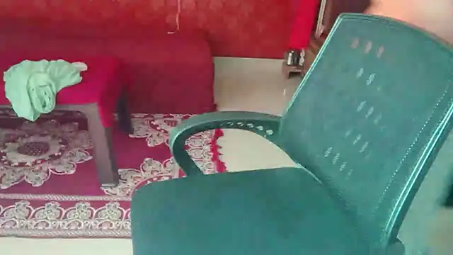 Snapshot of yoursnishaa chatting on January 22, 2025, 6:42 am yoursnishaa online show from January 22, 2025, 6:42 am