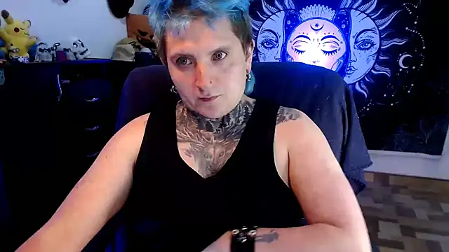 Snapshot of Marieblueeyes chatting on February 4, 2025, 1:02 am Marieblueeyes online show from February 4, 2025, 1:02 am