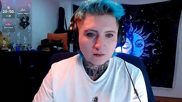 Snapshot of Marieblueeyes chatting on February 11, 2025, 12:38 am Marieblueeyes online show from February 11, 2025, 12:38 am