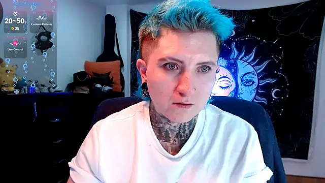 Snapshot of Marieblueeyes chatting on February 11, 2025, 3:40 am Marieblueeyes online show from February 11, 2025, 3:40 am