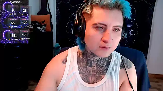 Snapshot of Marieblueeyes chatting on February 18, 2025, 3:31 am Marieblueeyes online show from February 18, 2025, 3:31 am