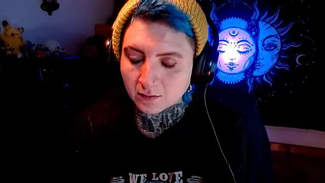 Snapshot of Marieblueeyes chatting on February 21, 2025, 1:44 am Marieblueeyes online show from February 21, 2025, 1:44 am