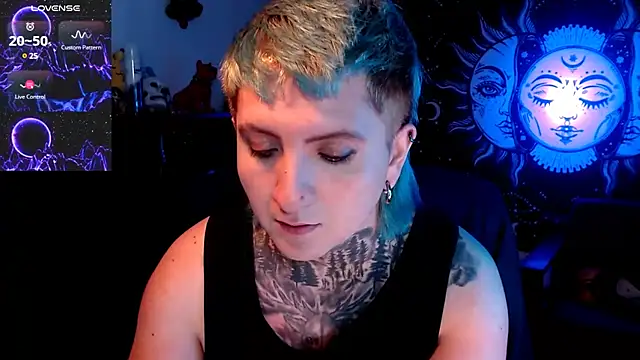 Snapshot of Marieblueeyes chatting on March 16, 2025, 2:32 am Marieblueeyes online show from March 16, 2025, 2:32 am