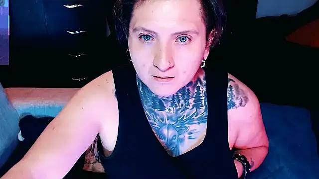 Snapshot of Marieblueeyes chatting on October 7, 2025, 5:04 am Marieblueeyes online show from October 7, 2025, 5:04 am