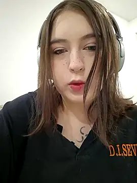 Yammy Yumi online show from October 31, 2025, 4:13 am