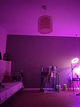 Yammy Yumi online show from April 12, 2026, 8:36 pm