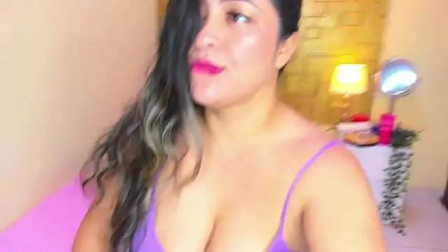 Julia Haye online show from May 17, 2026, 3:15 am