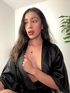 SelenaStone online show from September 17, 2025, 9:49 pm