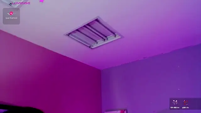 Snapshot of kim_blake chatting on December 6, 2024, 4:28 pm kim blake online show from December 6, 2024, 4:28 pm