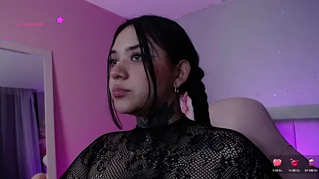 Snapshot of kim_blake chatting on January 14, 2025, 11:37 pm kim blake online show from January 14, 2025, 11:37 pm