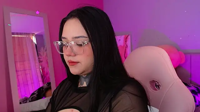 Snapshot of kim_blake chatting on January 17, 2025, 12:52 pm kim blake online show from January 17, 2025, 12:52 pm