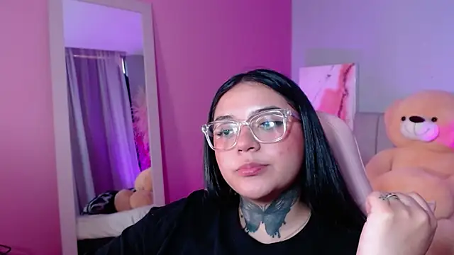 Snapshot of kim_blake chatting on January 22, 2025, 9:21 pm kim blake online show from January 22, 2025, 9:21 pm