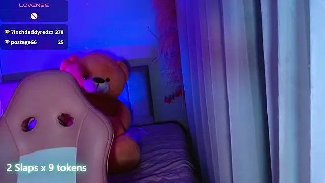 Snapshot of kim_blake chatting on February 24, 2025, 3:20 pm kim blake online show from February 24, 2025, 3:20 pm