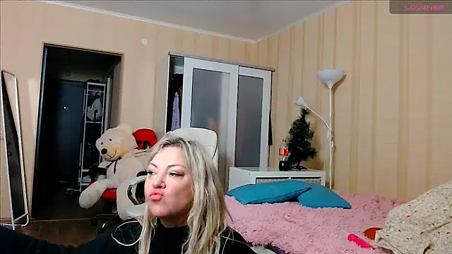 Snapshot of PamHardFuck chatting on January 12, 2025, 1:00 am PamHardFuck online show from January 12, 2025, 1:00 am
