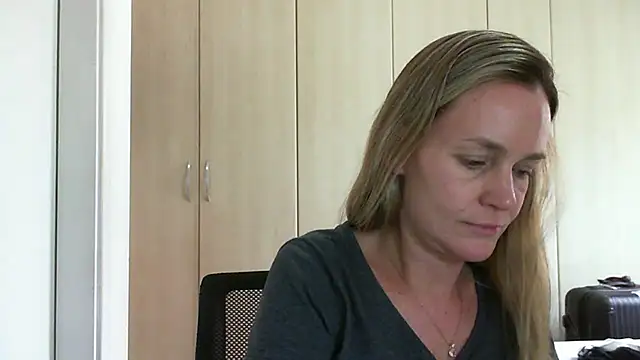 Annylove1 online show from January 28, 2025, 5:56 pm