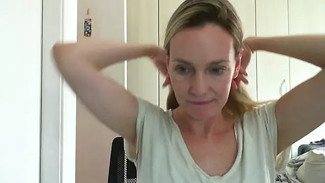 Annylove1 online show from January 30, 2025, 2:15 pm