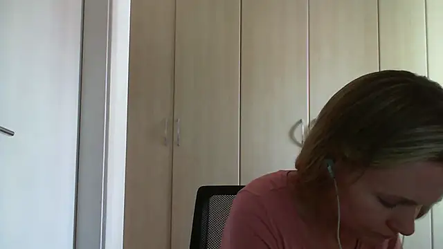 Annylove1 online show from February 12, 2025, 4:55 pm