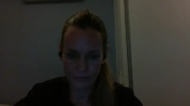 Annylove1 online show from October 9, 2025, 10:52 pm