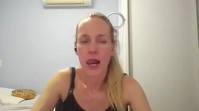 Annylove1 online show from January 14, 2026, 12:16 am