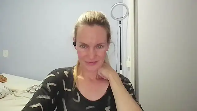 Annylove1 online show from February 9, 2026, 12:25 am