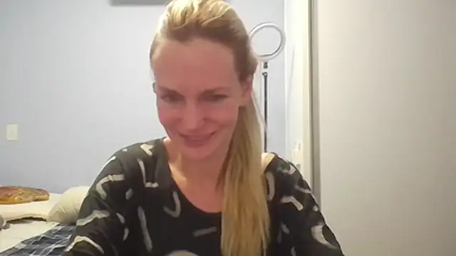 Annylove1 online show from April 5, 2026, 1:03 am