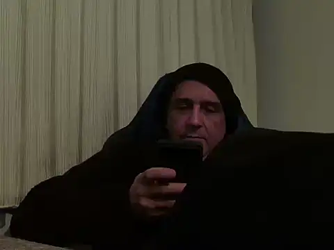 Snapshot of ALPHANDRE chatting on April 3, 2026, 7:23 pm ALPHANDRE online show from April 3, 2026, 7:23 pm