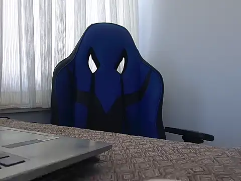 Snapshot of ALPHANDRE chatting on April 12, 2026, 11:04 am ALPHANDRE online show from April 12, 2026, 11:04 am